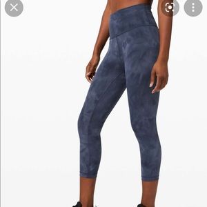 NWT Lululemon Wunder Train Crop 21” size 4 Diamond Dye Naval Blue